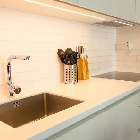 Modern 2br With Balcony And Pool He Διαμέρισμα *