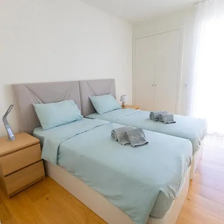 Apartment Modern 2br With Balcony And Pool He *