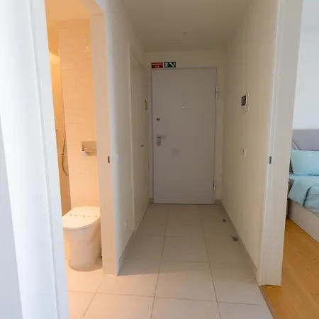 Modern 2br With Balcony And Pool He