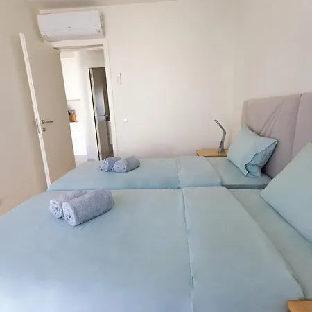 Modern 2br With Balcony And Pool He Ταβίρα